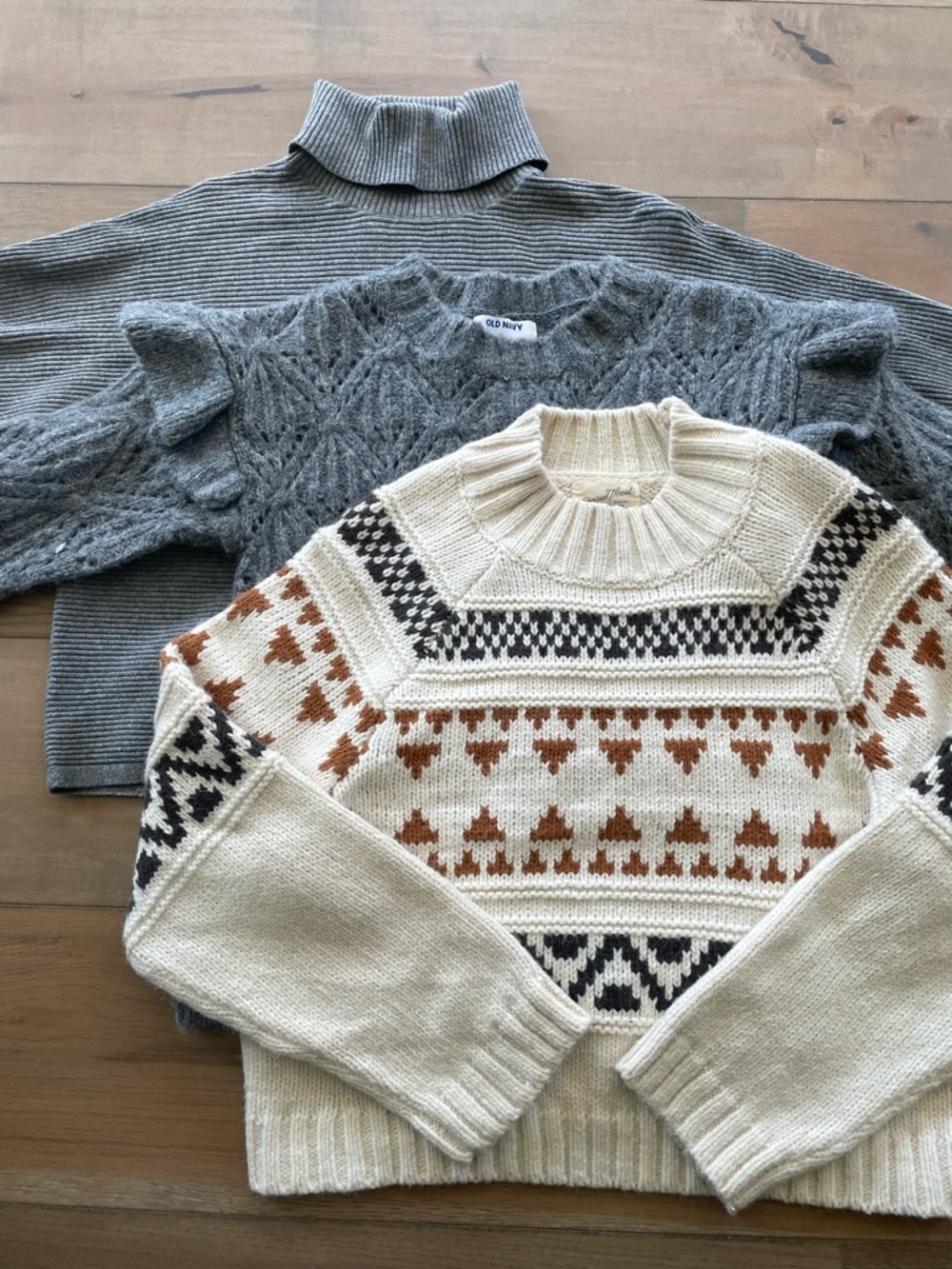 Sweater bundle! 3 sweaters, Old Navy & Universal Threads, XS/Small